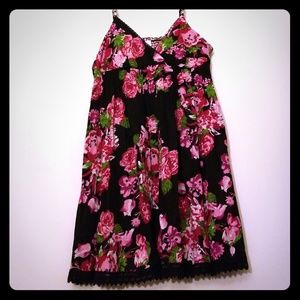 NO BOUNDARIES Foral Dress in XL!